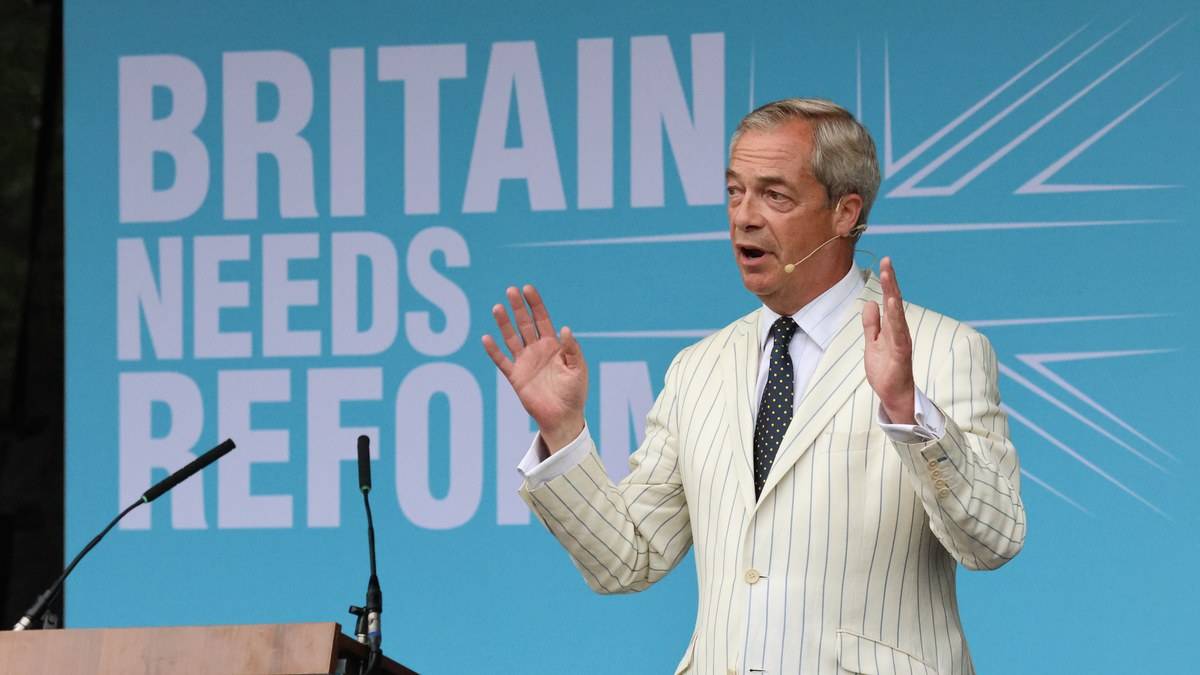 Nigel Farage addressing a Reform UK rally
