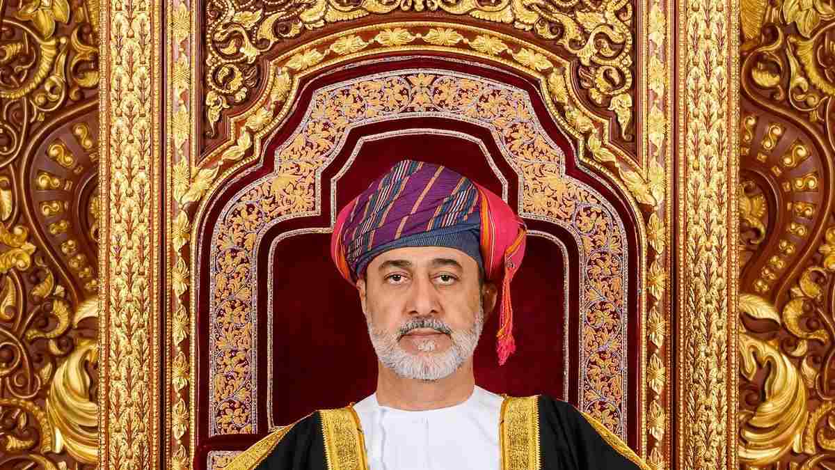 Official portrait of Sultan Haitham bin Tarik of Oman in ceremonial dress