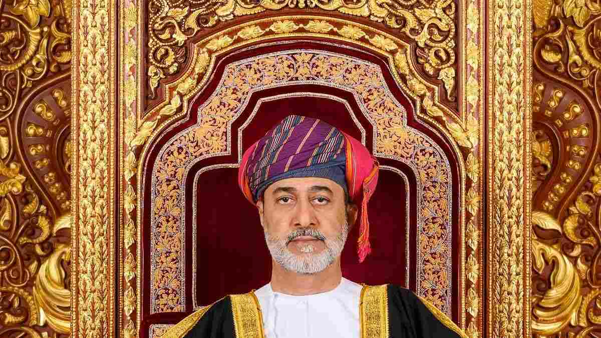 Official portrait of Sultan Haitham bin Tarik of Oman in ceremonial dress